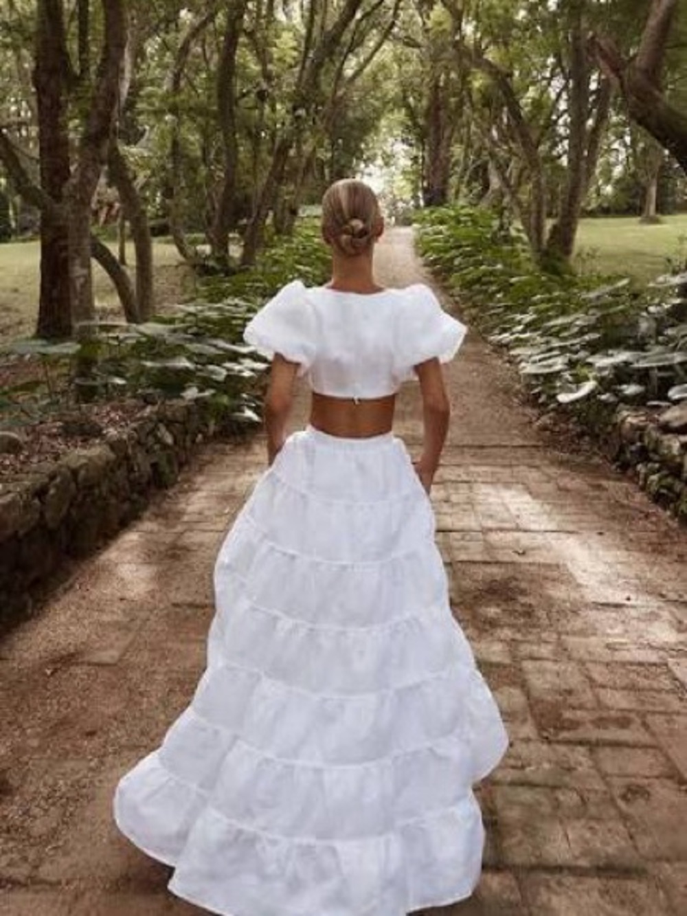 DISSH Aisle White Puff Sleeve Crop and Tiered Maxi Skirt Set - Picture 4 of 10